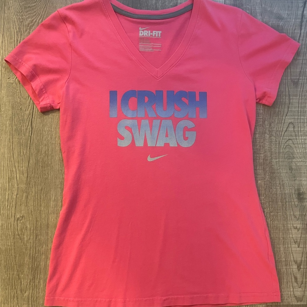 Womens Medium Nike Slim Fit Tee